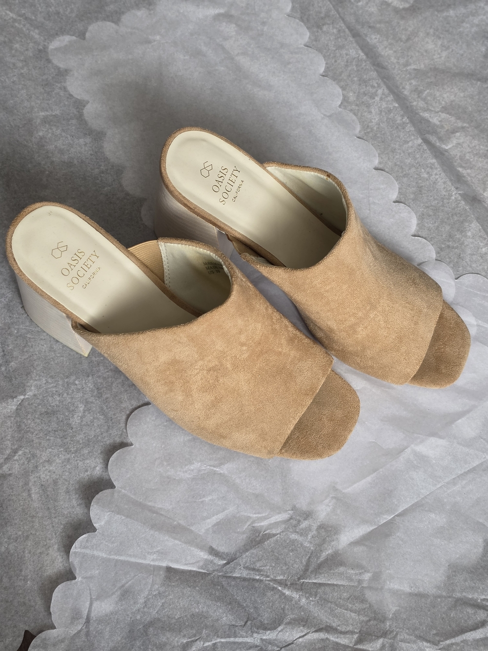 Oasis Society Tan Faux Suede Block Heel Square Toe Mules Sandals Women's 10 - Picture 2 of 9